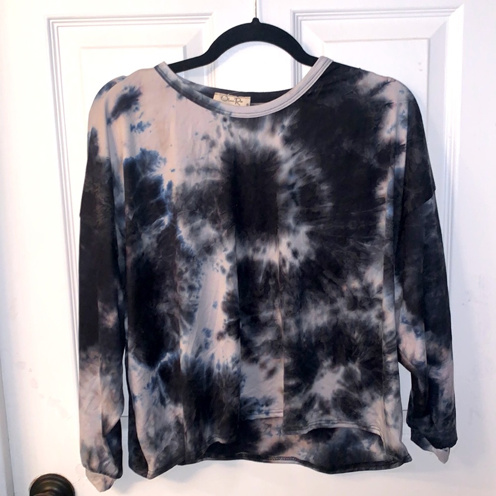 tie-die long sleeve shirt